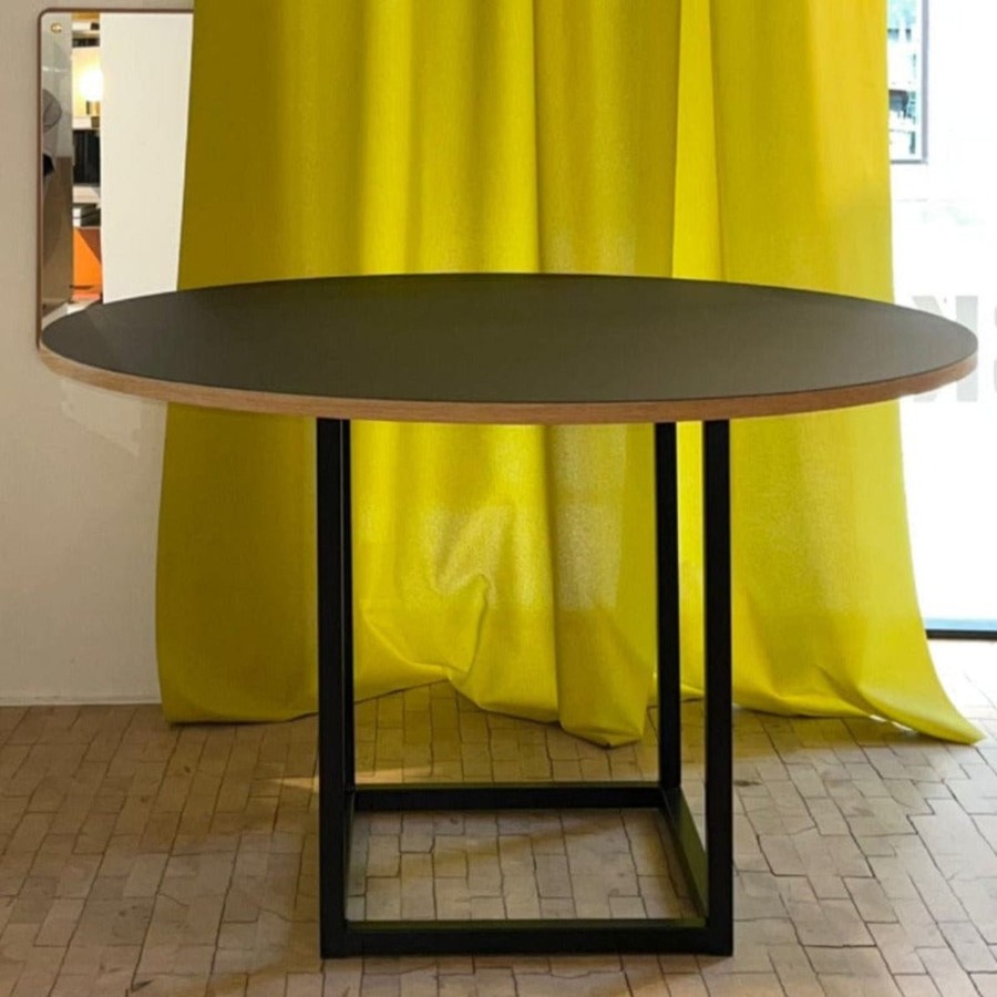 Archive Salg DANSKshop | The "W" Dining Table // Udstillingsmodel Linoleum / 'Nero' Sort