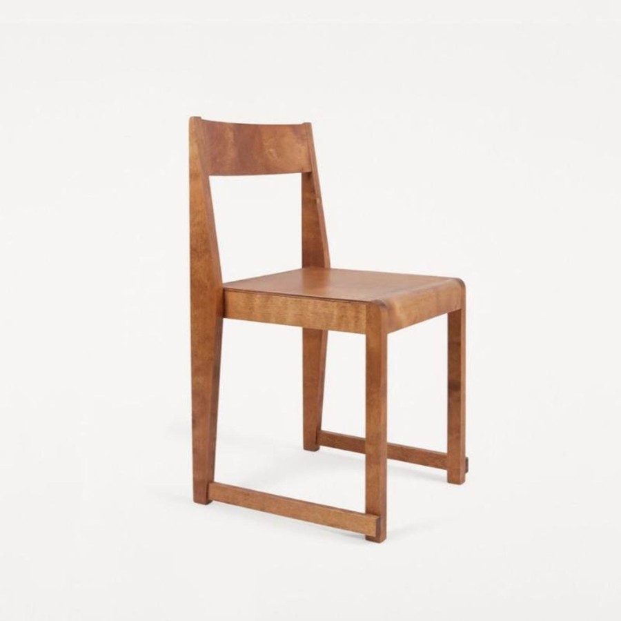 Mobler FRAMA | Chair 01 // Varm Brun